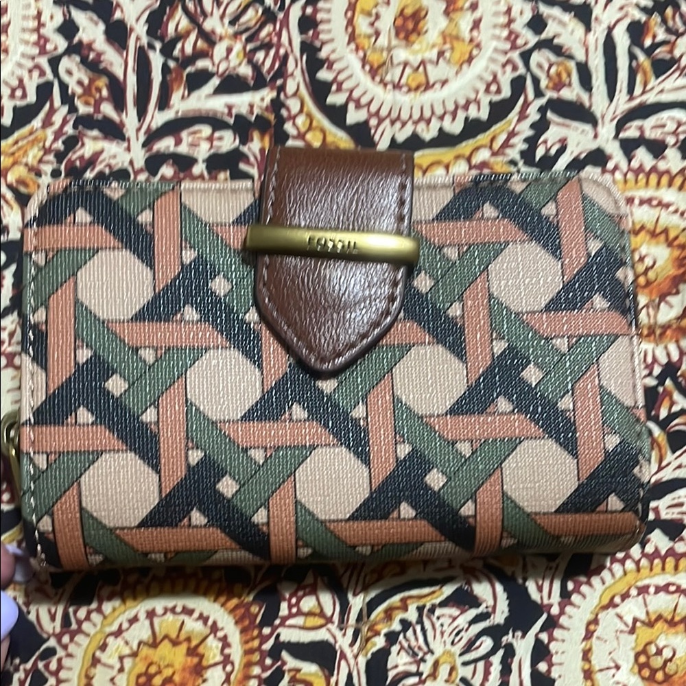 Fossil Multicolor Geometric Wallet
